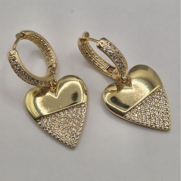 Goudkleurige hartjes oorbellen