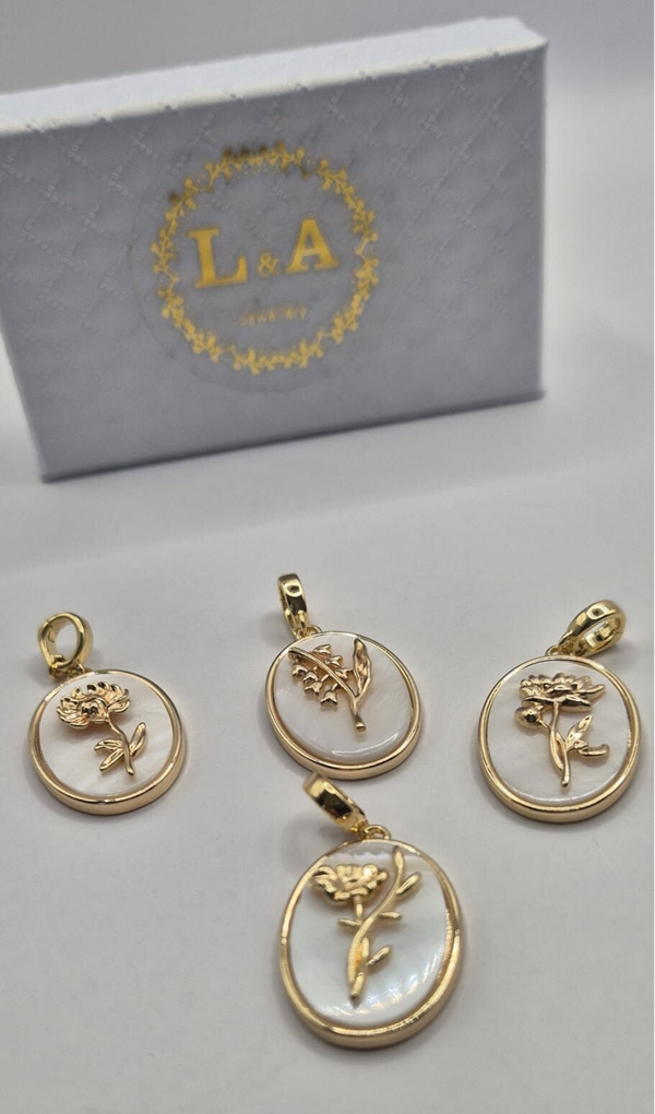 Ovale parelmoer bloemen bedel - diverse varianten