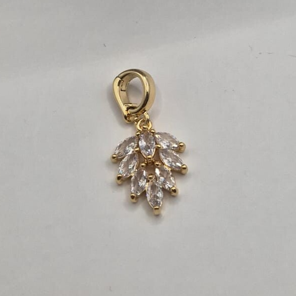 Leaf met zikronia steentjes bedel