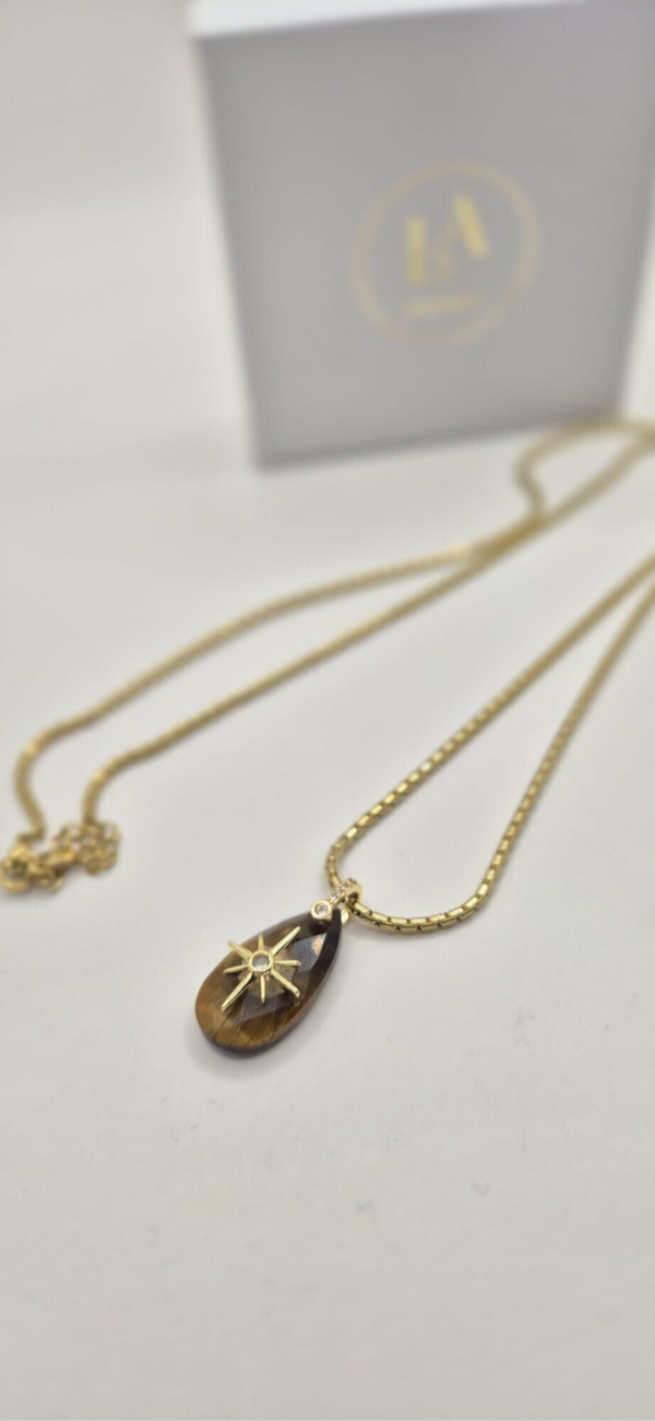 Lange ketting met tijgeroog bedel