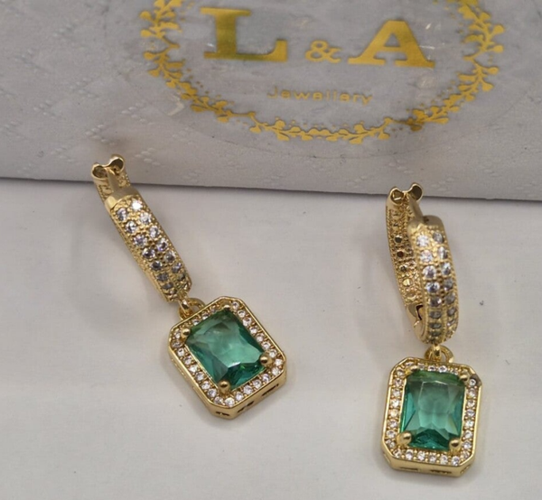 Smaragdgroene oorbellen