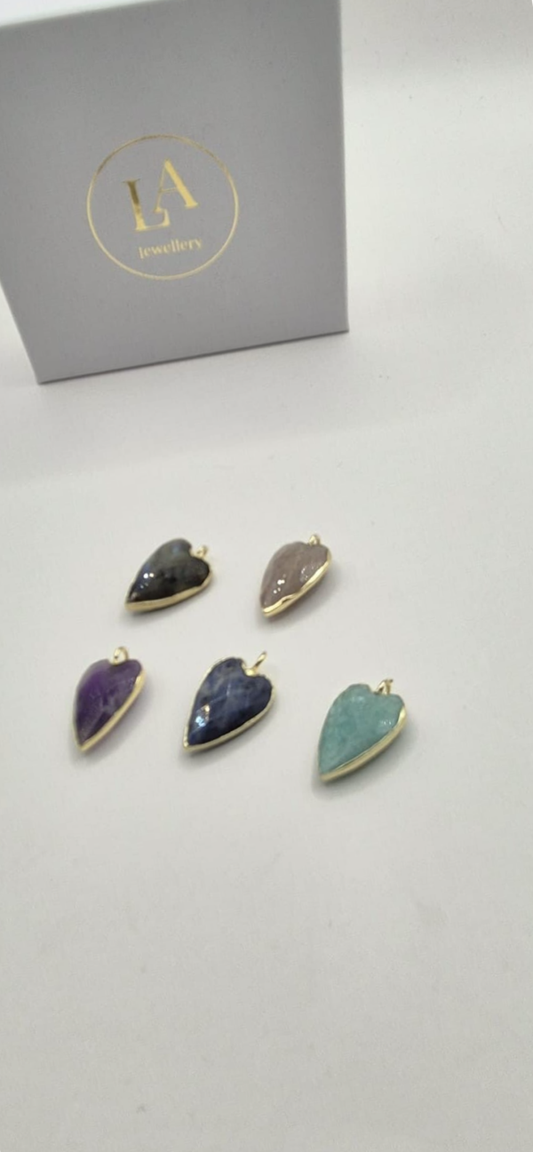 Stenen hartjes bedels