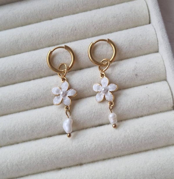 Stainless steel oorbellen met bloem en parel - FLEUR