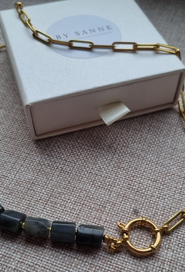 Ketting met boeislot en labradoriet