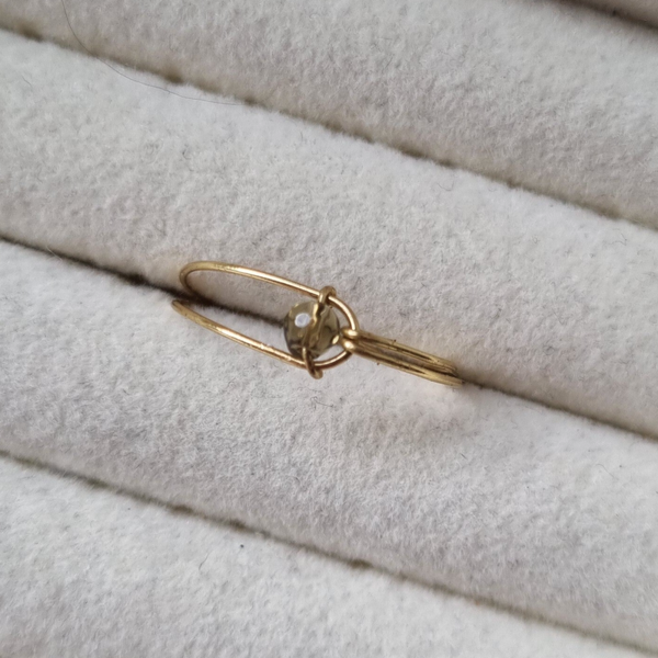 RVS hand gebogen ring met edelsteen - ELLA