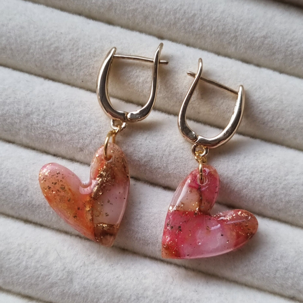 Polymeerklei oorbellen met RVS oorring - LOVE LINE