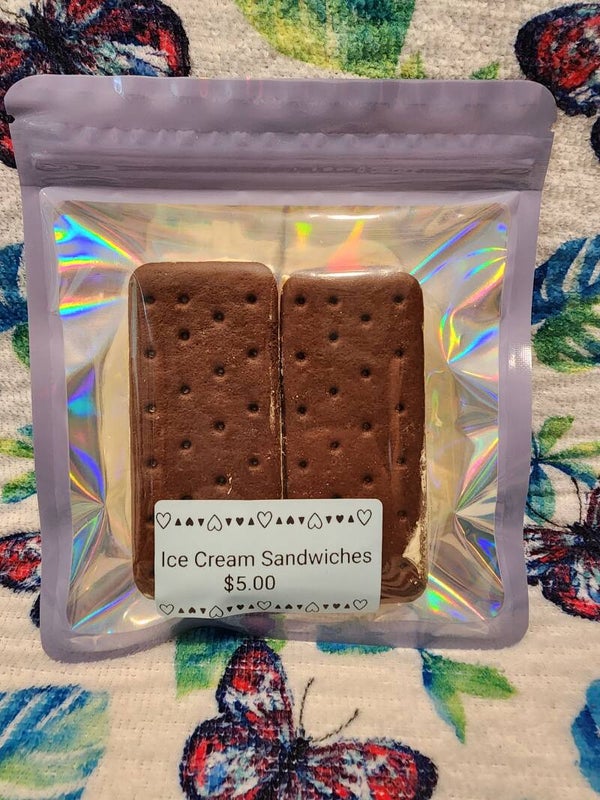 Ice cream sandwich