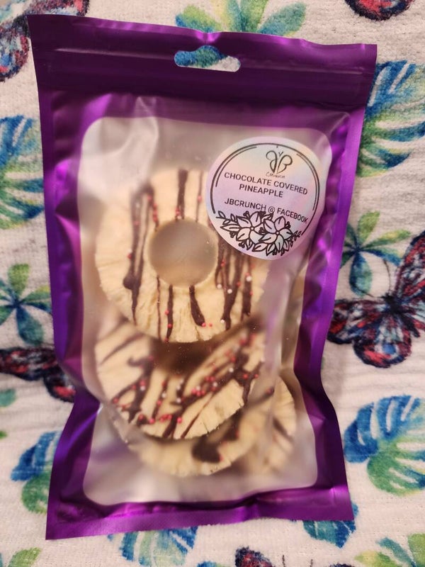 Freeze dried pineapple with chocolate drizzle