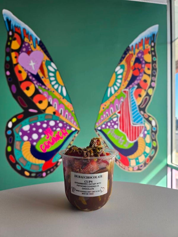 Strawberry dubai cup ** only rhodesdale md pick up