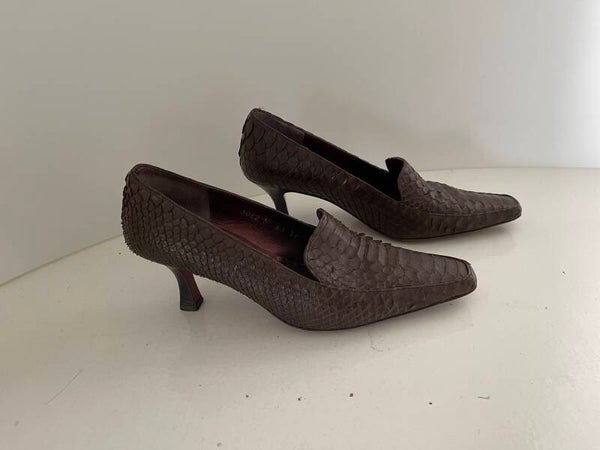 251) Rebeca Sanver 38,5 bruin slangleer pumps