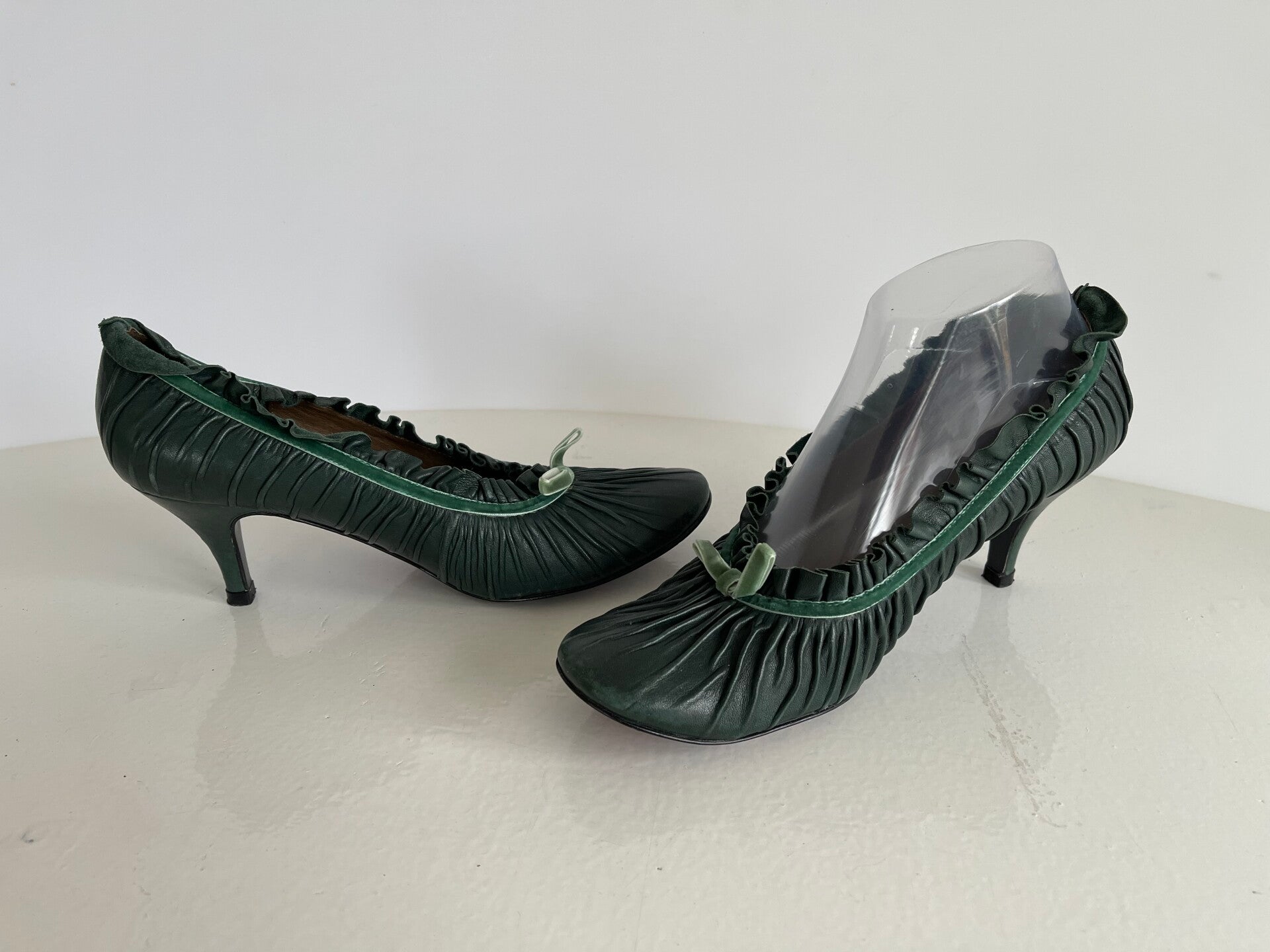 Ras 38 olijfgroen leren pumps mooi model | yoyoli.nl