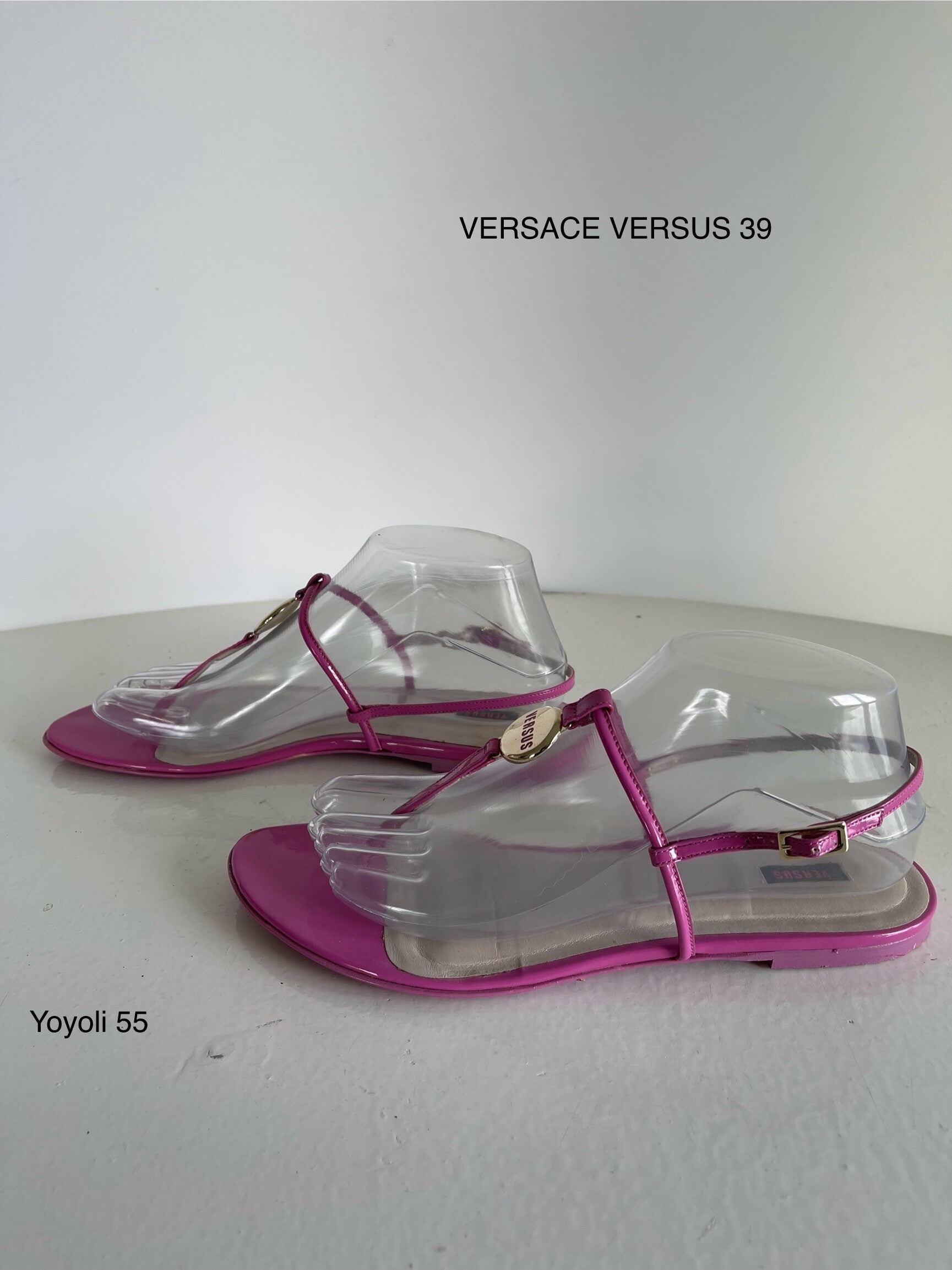 55)  Versace versus 39 sandalen in rosé kleurig  leer