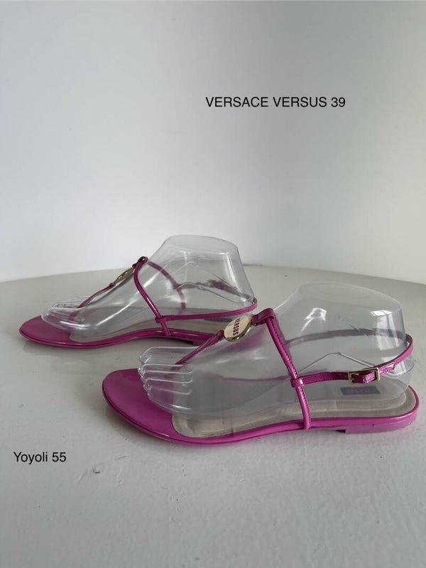55)  Versace versus 39 sandalen in rosé kleurig  leer