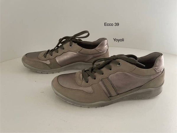 115) ECCO 39 sneakers metallic en creem