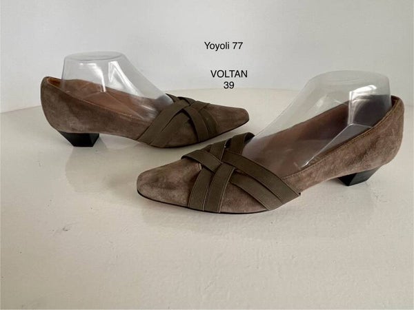 77) Voltan 39 suede taupe leren instappers.