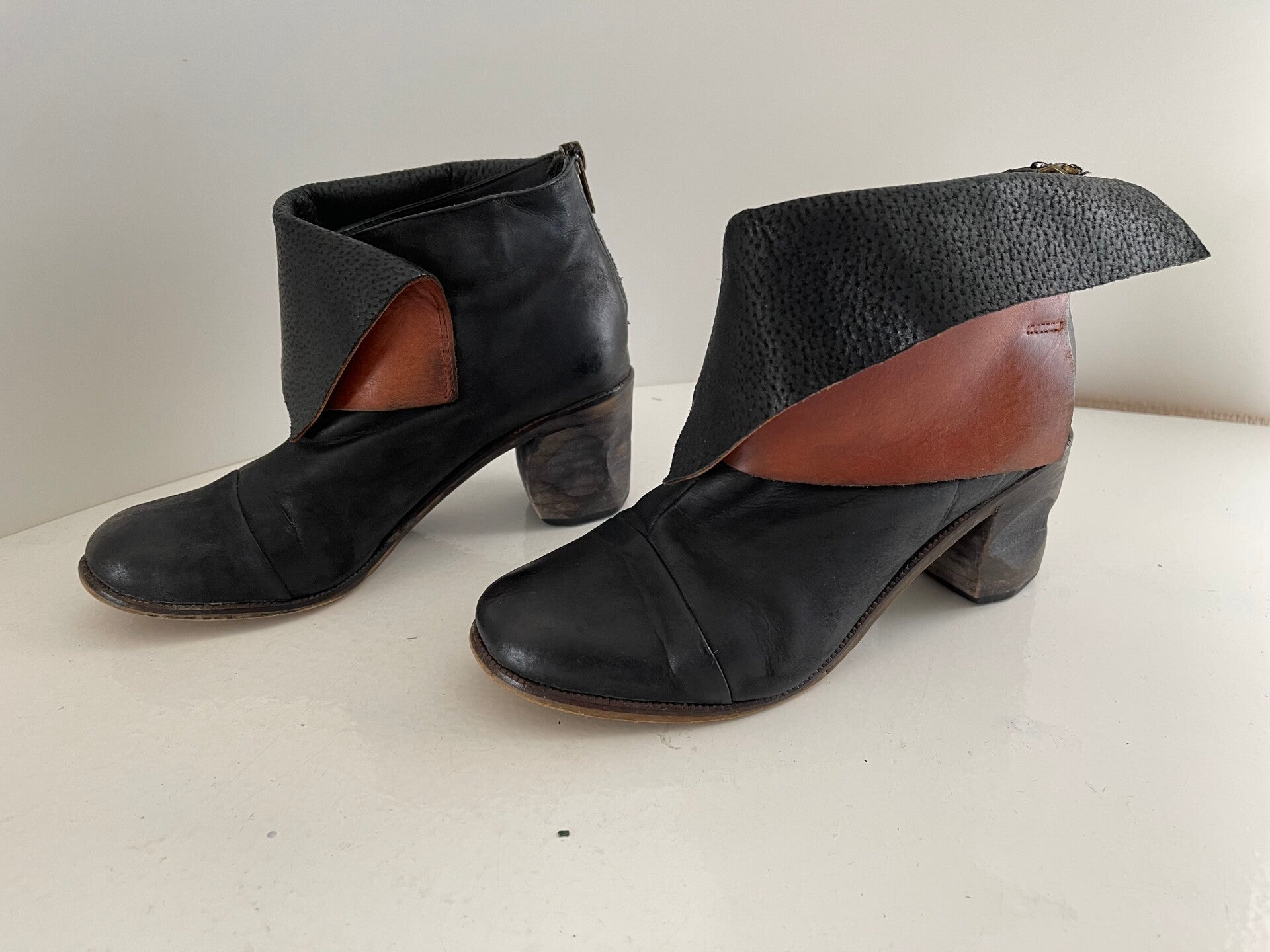 Papucei 36 zwarte en bruine leren laarzen 239)