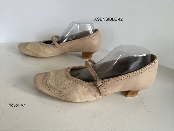 47) Xsensible 42G leren beige instappers met bandje