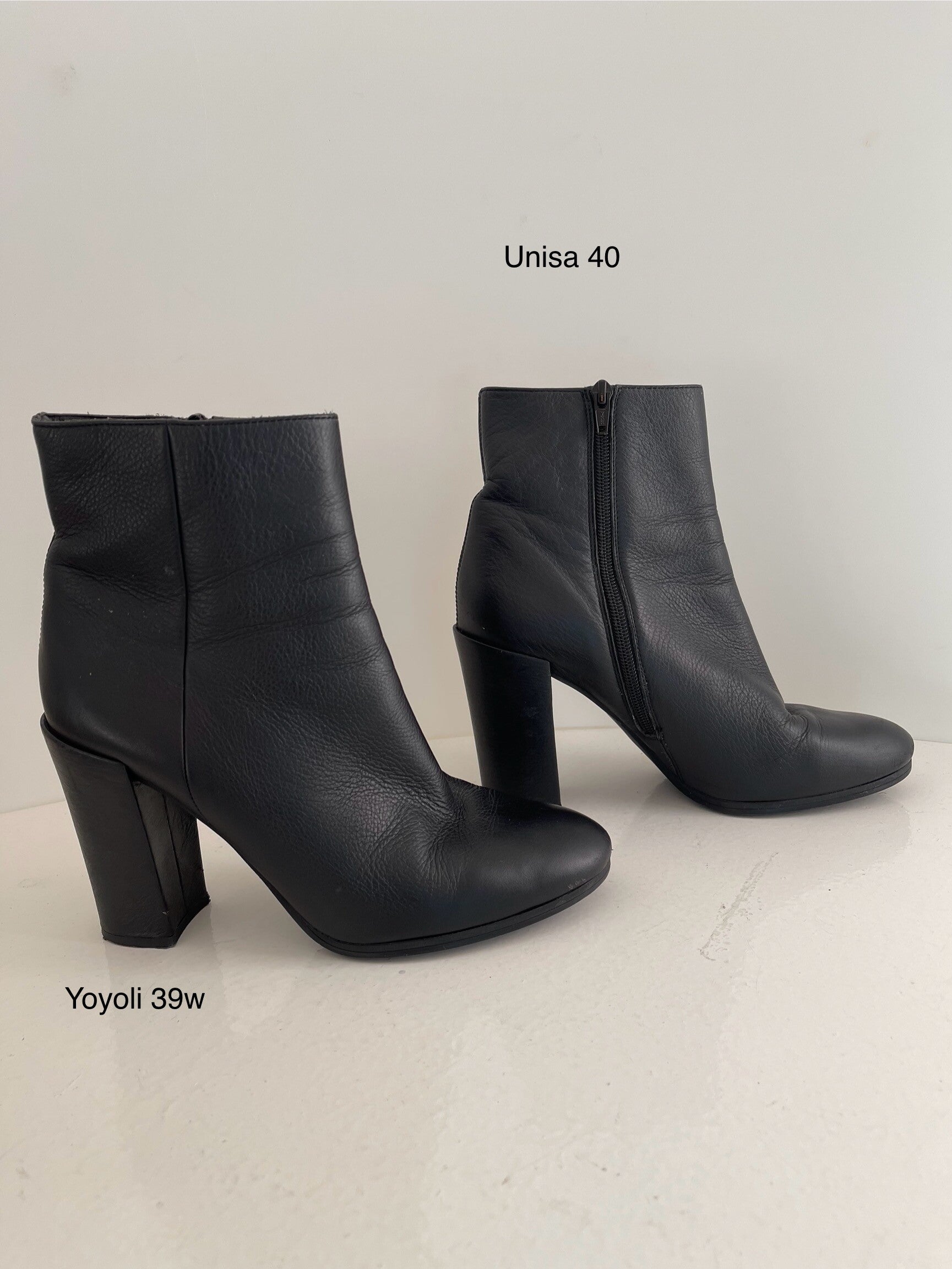 39w)Unisa 40 zwart leren enkellaarzen blokhaak