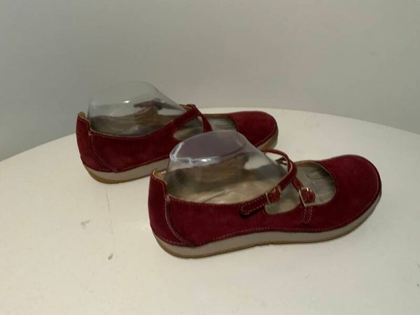245) Clarks 6 1/2 (40) roodbordeaux Mary Jane -Ballerina’s