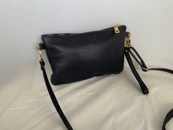 Donkerblauw leren tasje , clutch , schoudertas alles in een