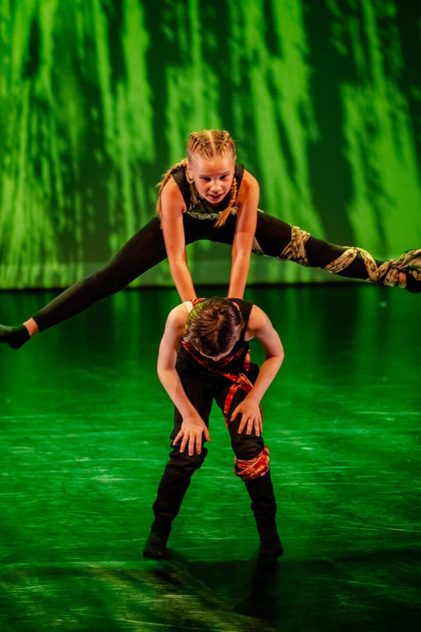 Foto's en video eindvoorstelling 2026 On Y Danse+Boys Action