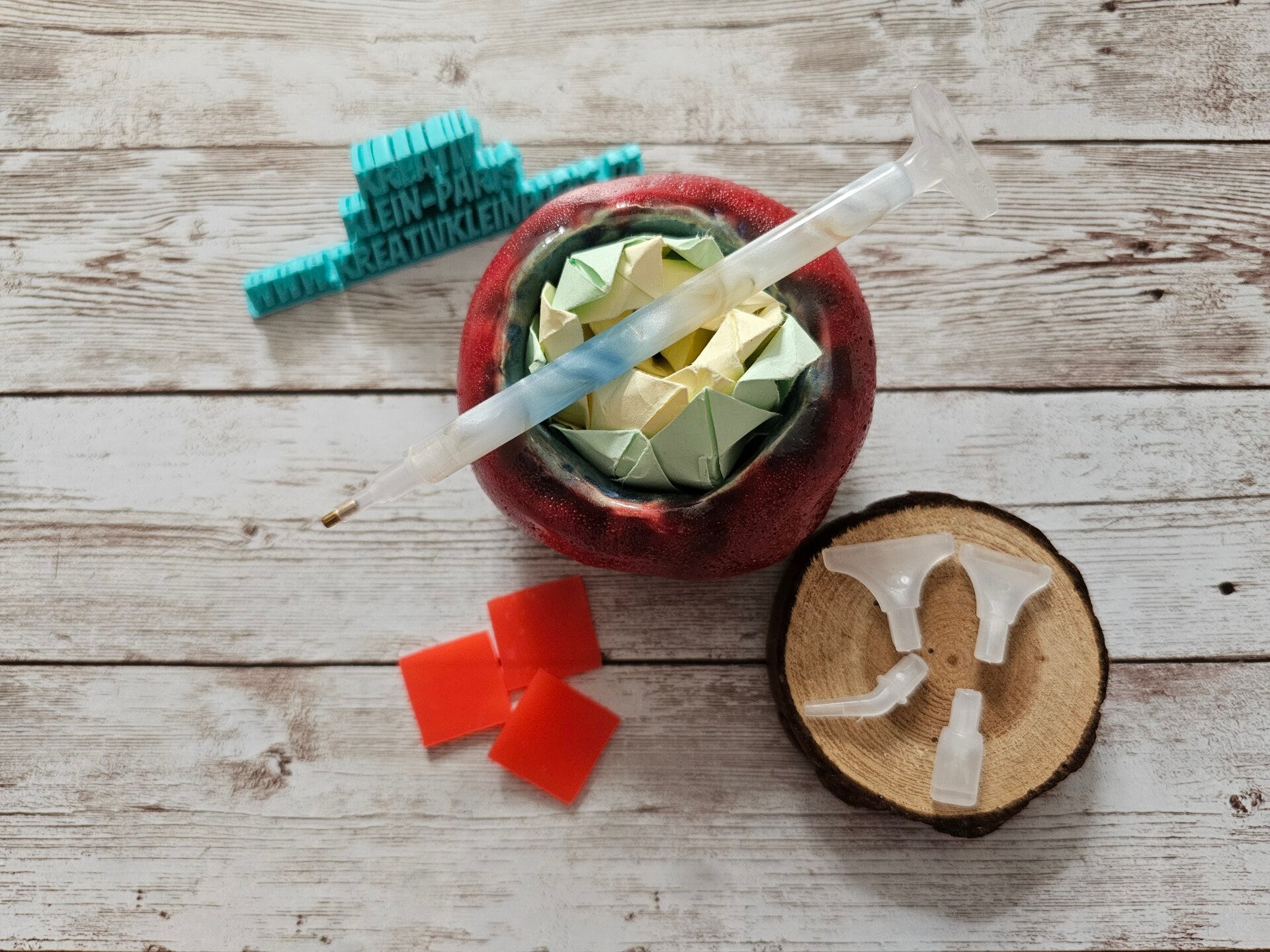 schmaler Stift mit Zubehör