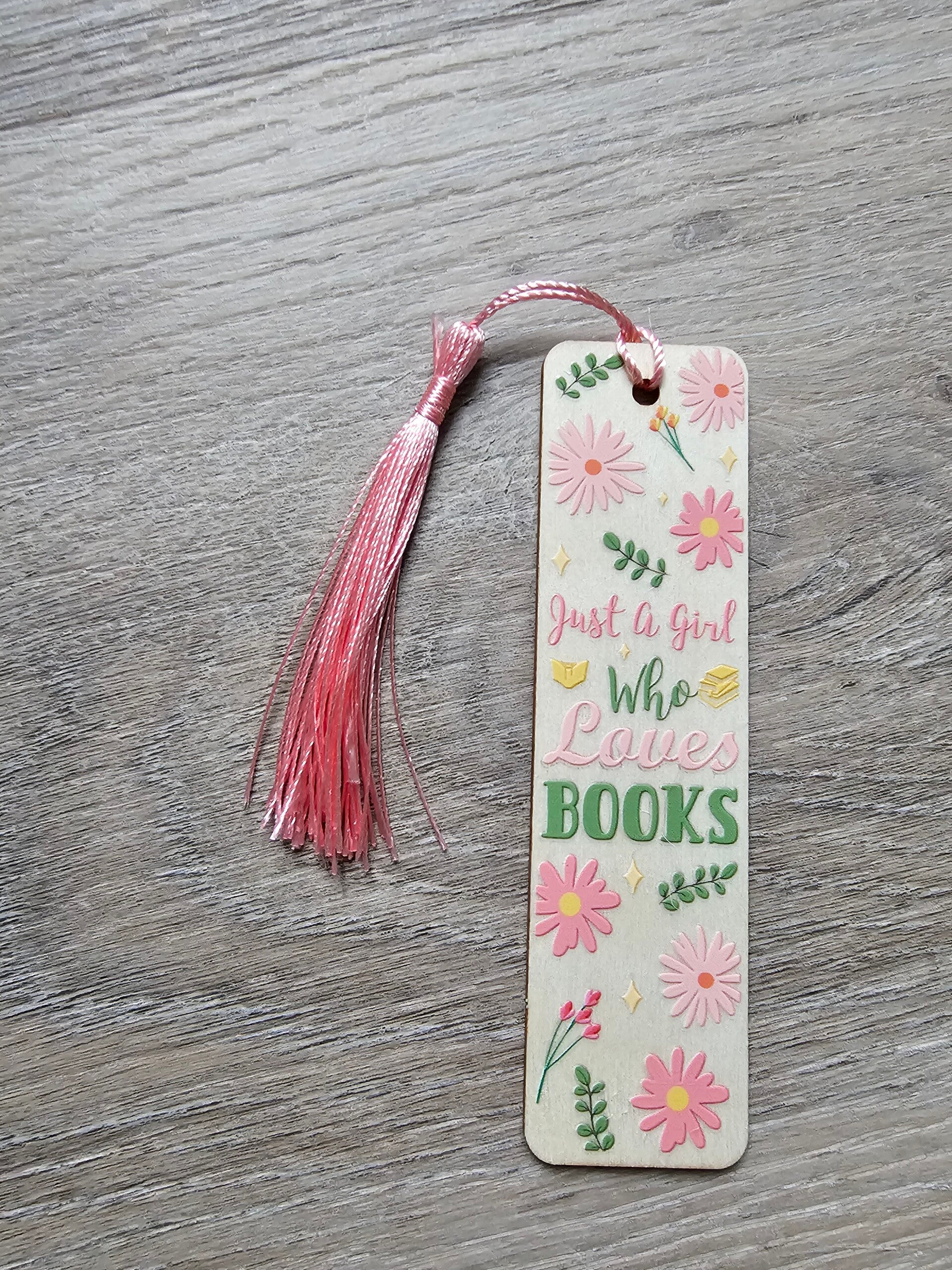 Holzlesezeichen "Just a girl who loves books"