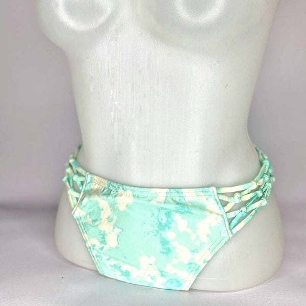BEACHWAVE BRAZILIAN BIKINISLIP MET UITGESNEDEN DETAILS - MINT #BW.MG.003