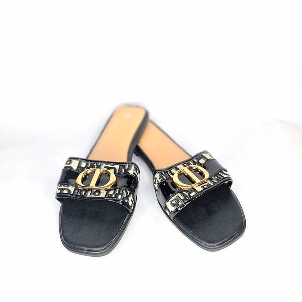 VQ® CD SANDALS - BLACK