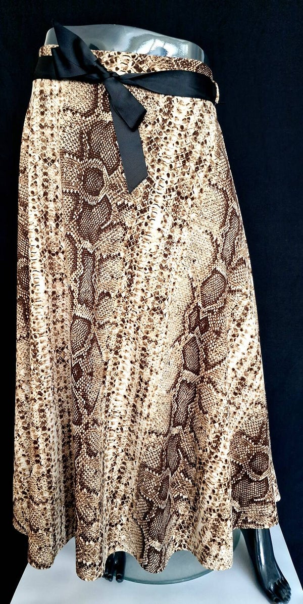 Lange rok met slangenprint
