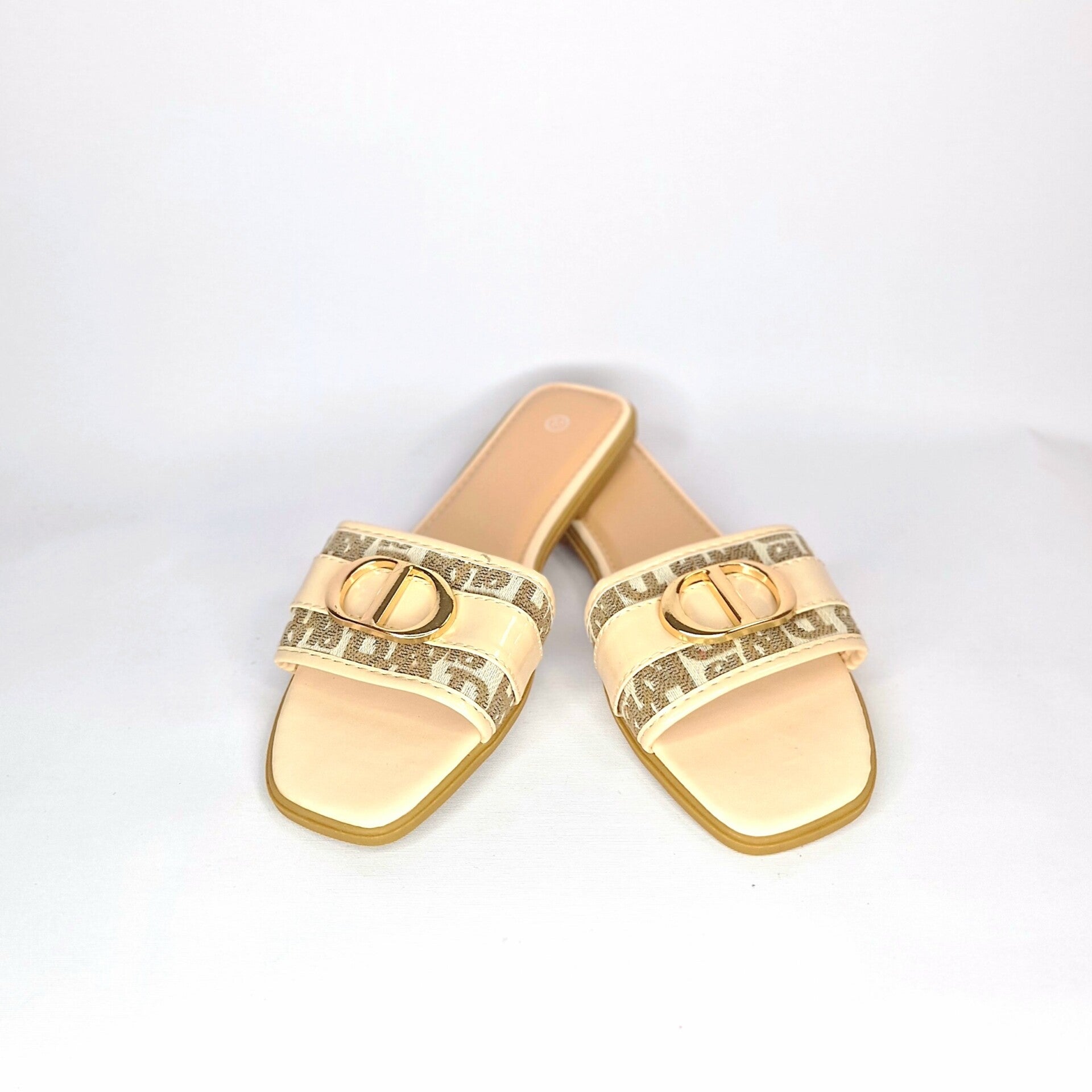 VQ® CD SANDALS - BEIGE