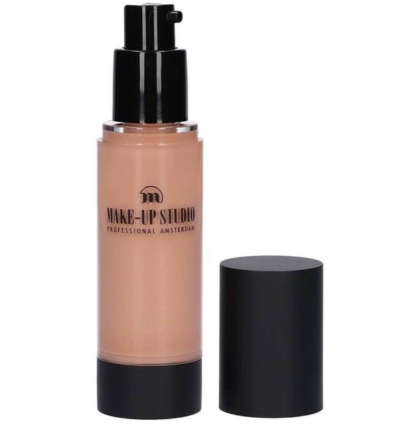 Make-up studio - fluid foundation