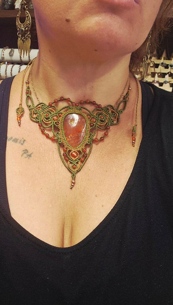 Collier Plastron et sa Cornaline de Madagascar