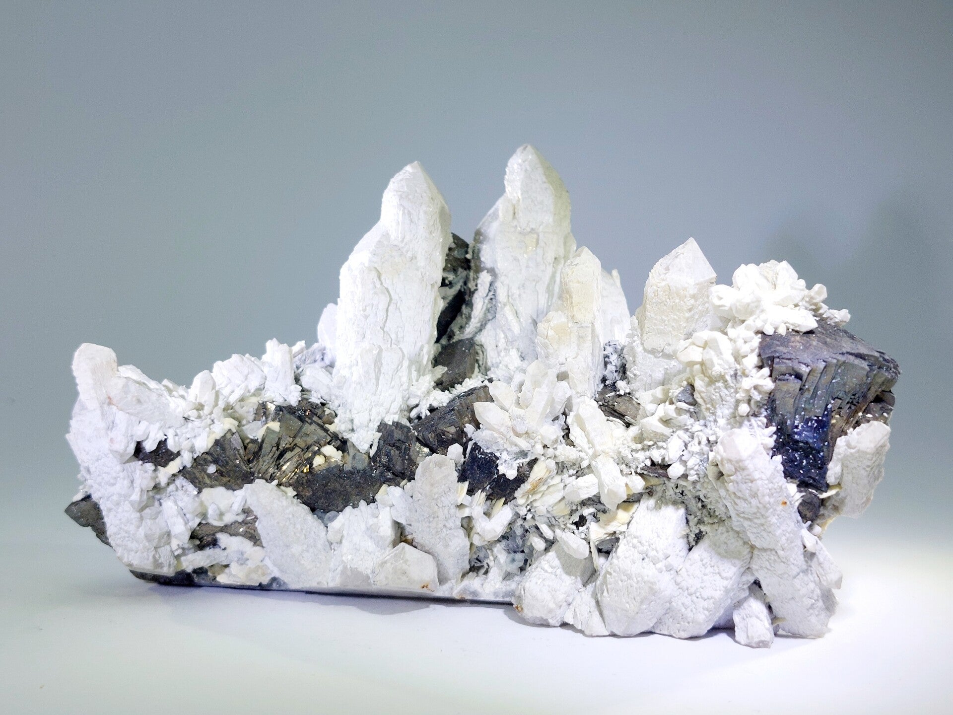 Kwarts met Arsenopyriet - China
