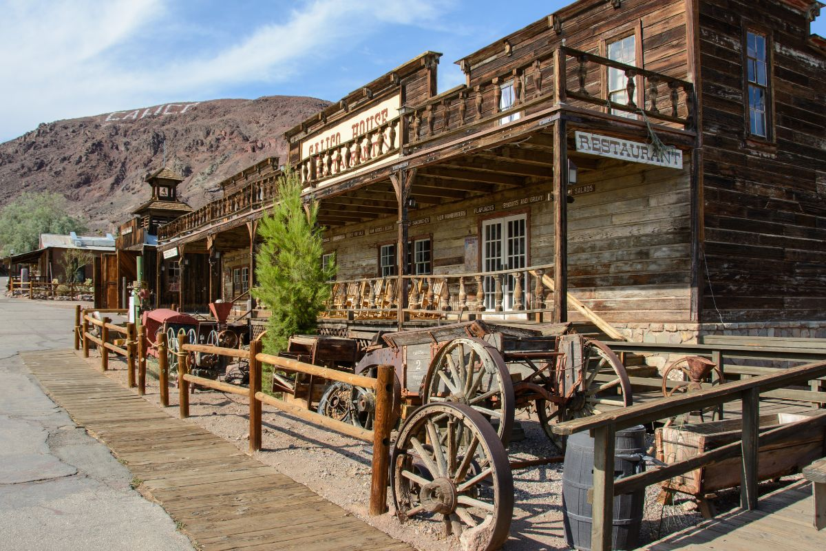 Historische westernplaats tijdens de roadtrip van Las Vegas naar Los Angeles