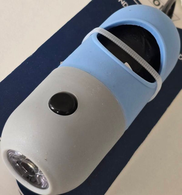 Hundekotbeutelspender mit LED Taschenlampe