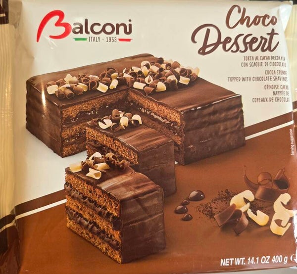 Kakaobiskuitkuchen mit Schokoraspeln