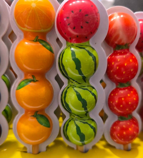 Fruchtige Gummis am Stiel