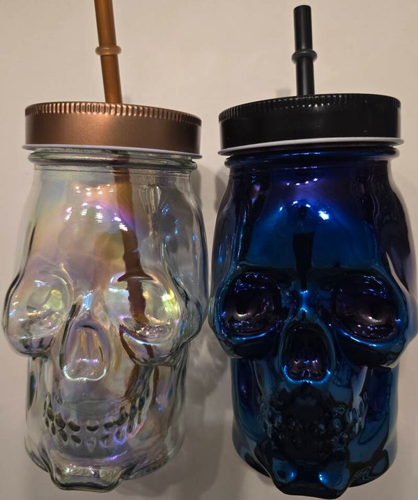 Totenkopf-Trinkglas Blau und Schimmernd Transparent