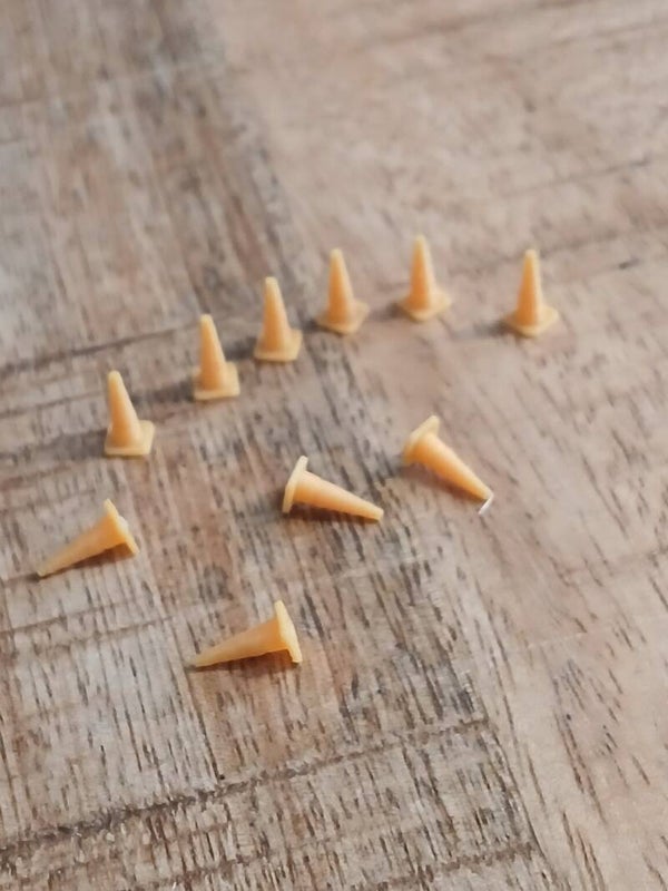 10x Verkeerskegels   H0