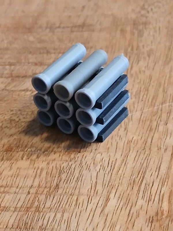 Gestapelde rioolbuizen   H0