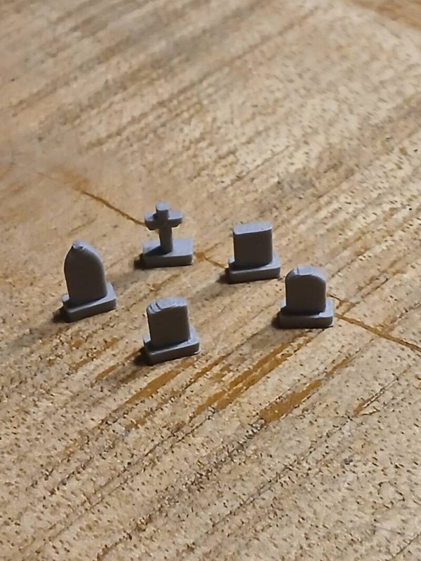 5 grafzerken N spoor