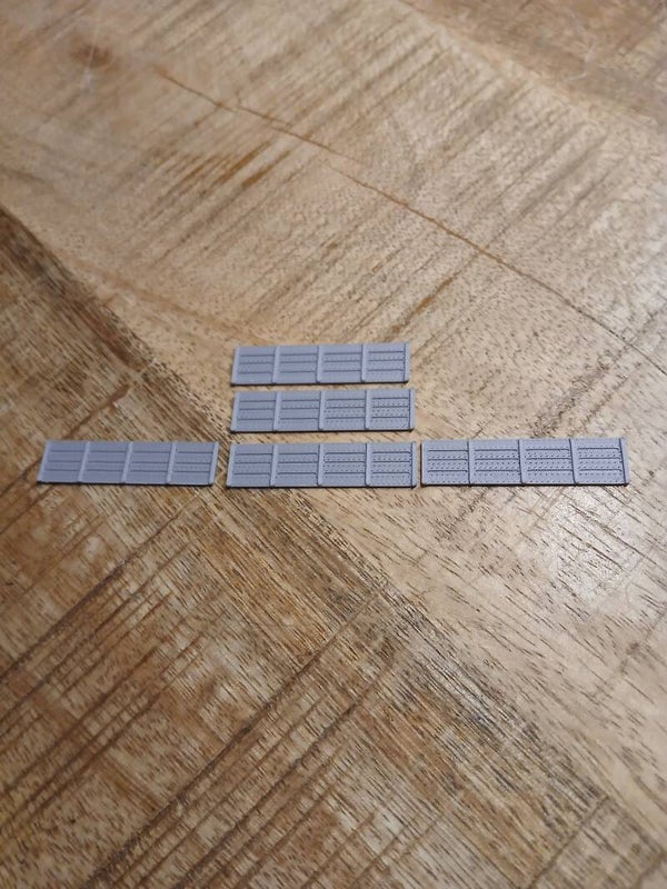 Betonschuttingen N spoor