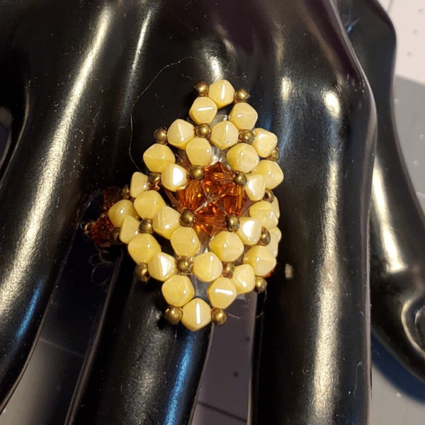 BEADED BROWN & IVORY DIAMOND SHAPE RING