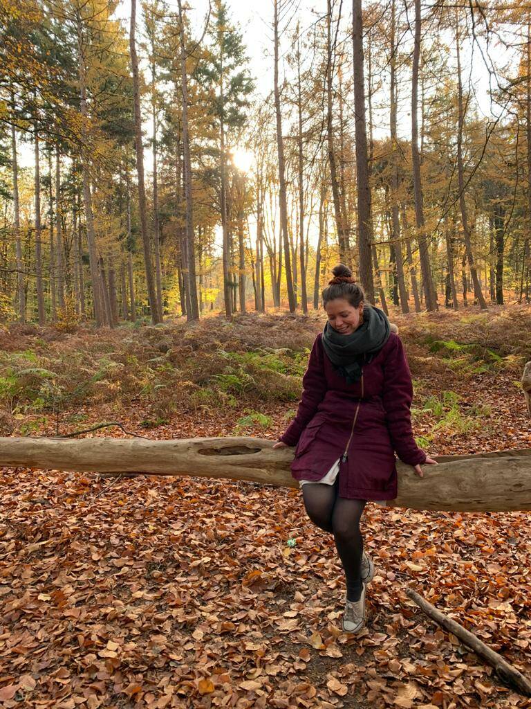 in mijn fijne warme fairtrade HoodLamb jas met Bufundy-sjaal