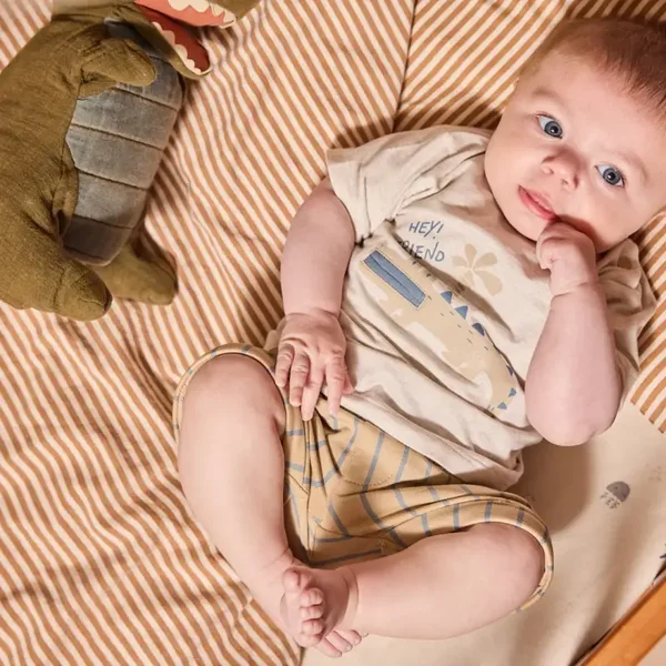 Dirkje jongens set shirt en shorts off white zand blauw (Maat 68)