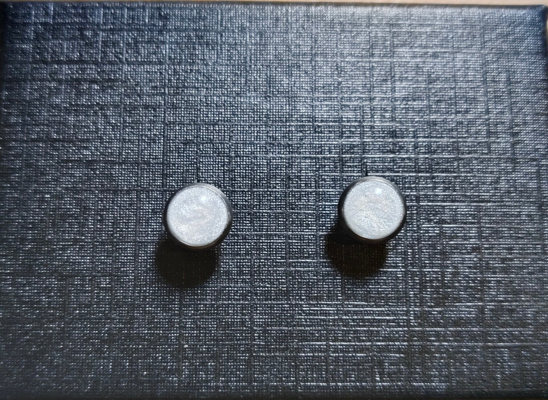 Ohrstecker 6mm Perlmutt weiß