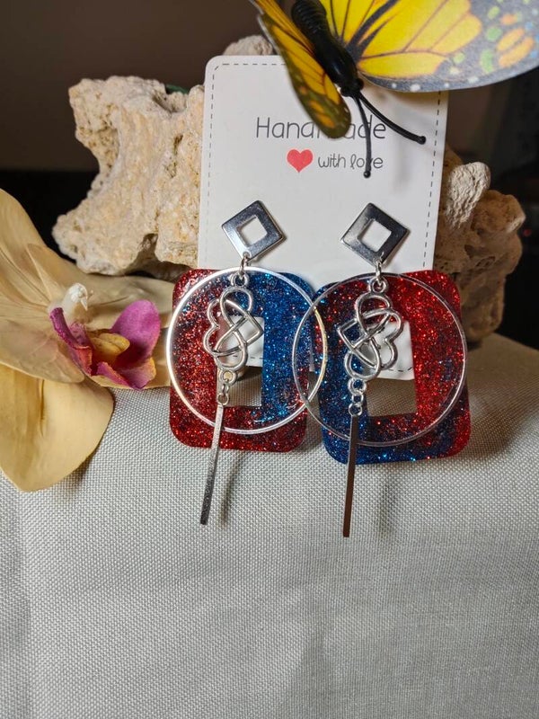 Handgefertigte Harz-Ohrhänger "Hanaade" - Rot & Blau Glitzer