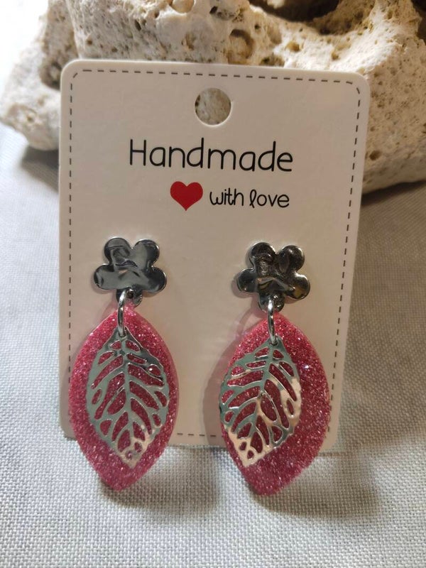 Handgemachte rosa Glitzer Ohrringe mit Blattskelett-Design