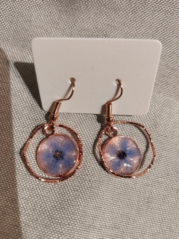 Ohrringe in roségold mit echten Blumen